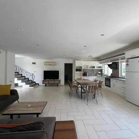 Villa Bell Villa *